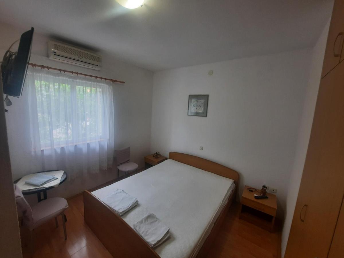Apartments With A Parking Space Makarska - 12211 Экстерьер фото