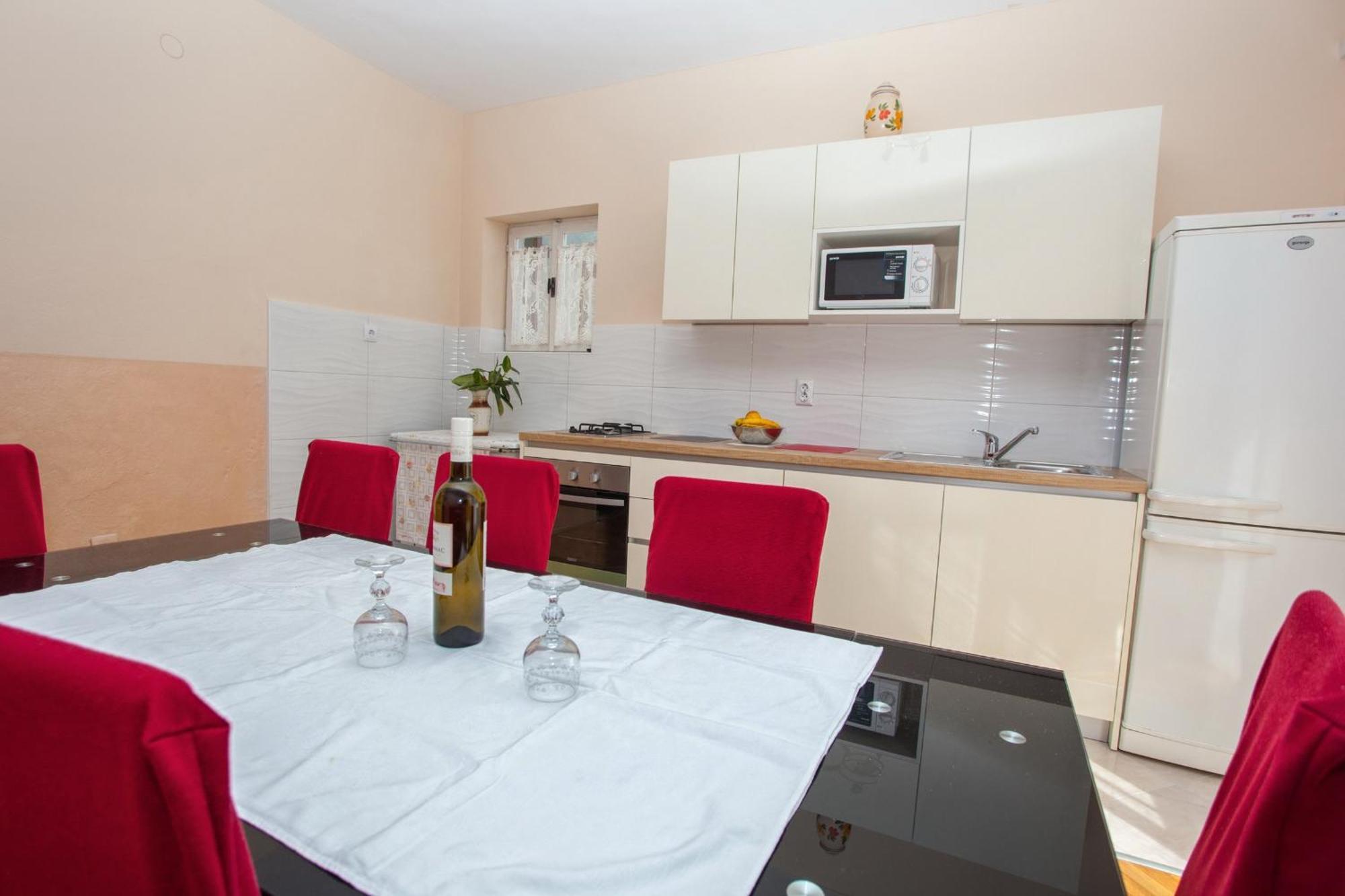 Apartments With A Parking Space Makarska - 12211 Номер фото