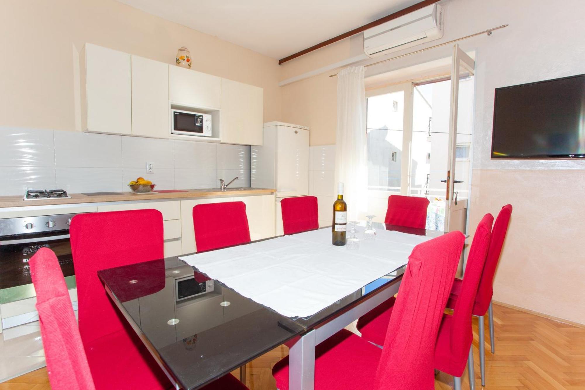 Apartments With A Parking Space Makarska - 12211 Номер фото